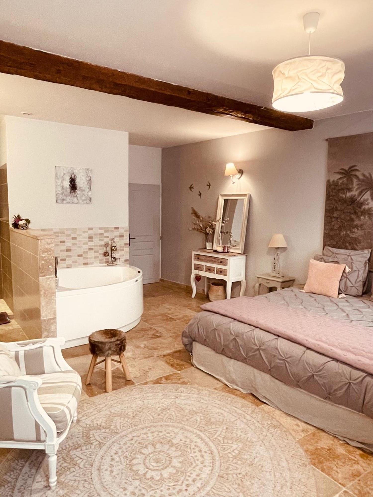 B&B Temps Suspendu Provence Pernes-les-Fontaines Værelse billede